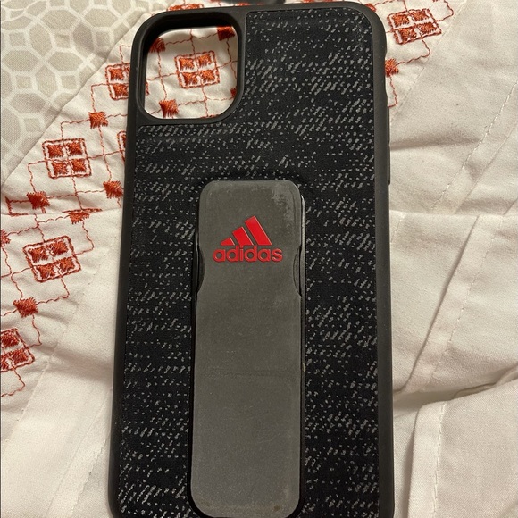 iPhone 11 Pro Max cases - Picture 4 of 5